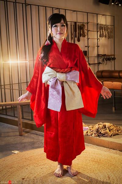 16P Japanese female Sakura Kurokawa is suspended from the ceiling by rope
